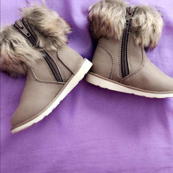 Toddler Fur Boots - Picture 2 of 2